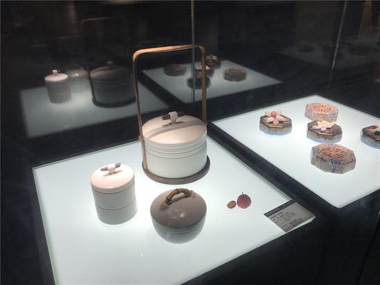 “景漂”国际陶艺展展出的作品。 新华社记者沈洋摄影